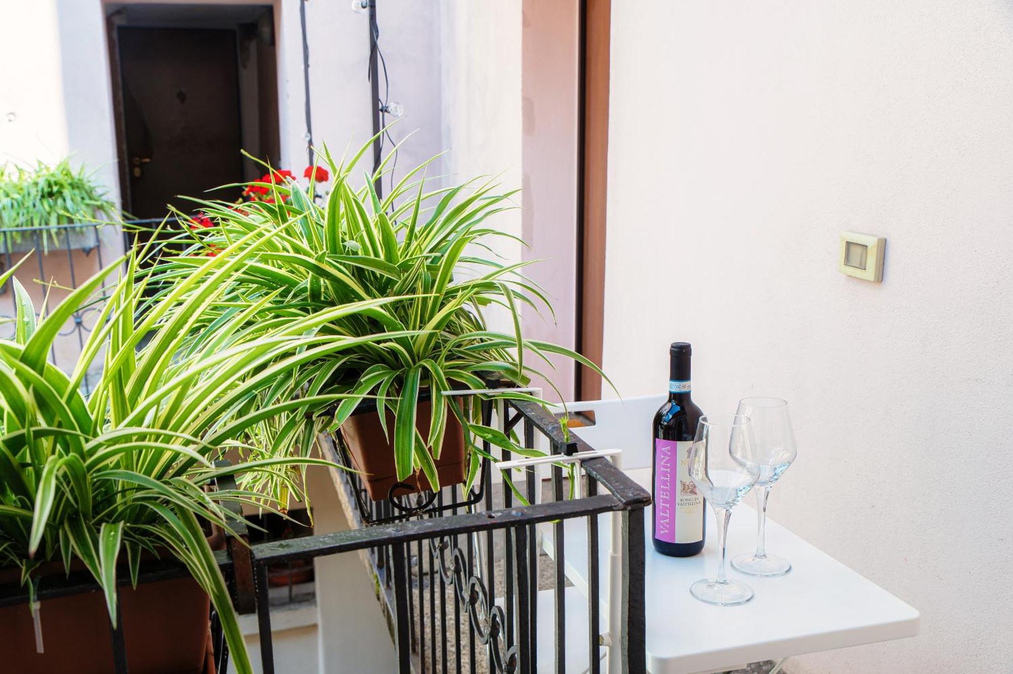 Apartamento Casa Giulini - The House Of Travelers Como Exterior foto